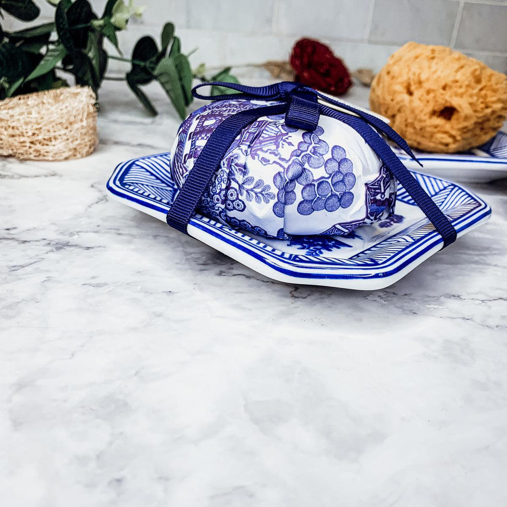 Chinoiserie Blue Willow Soap & Porcelain Dish Set