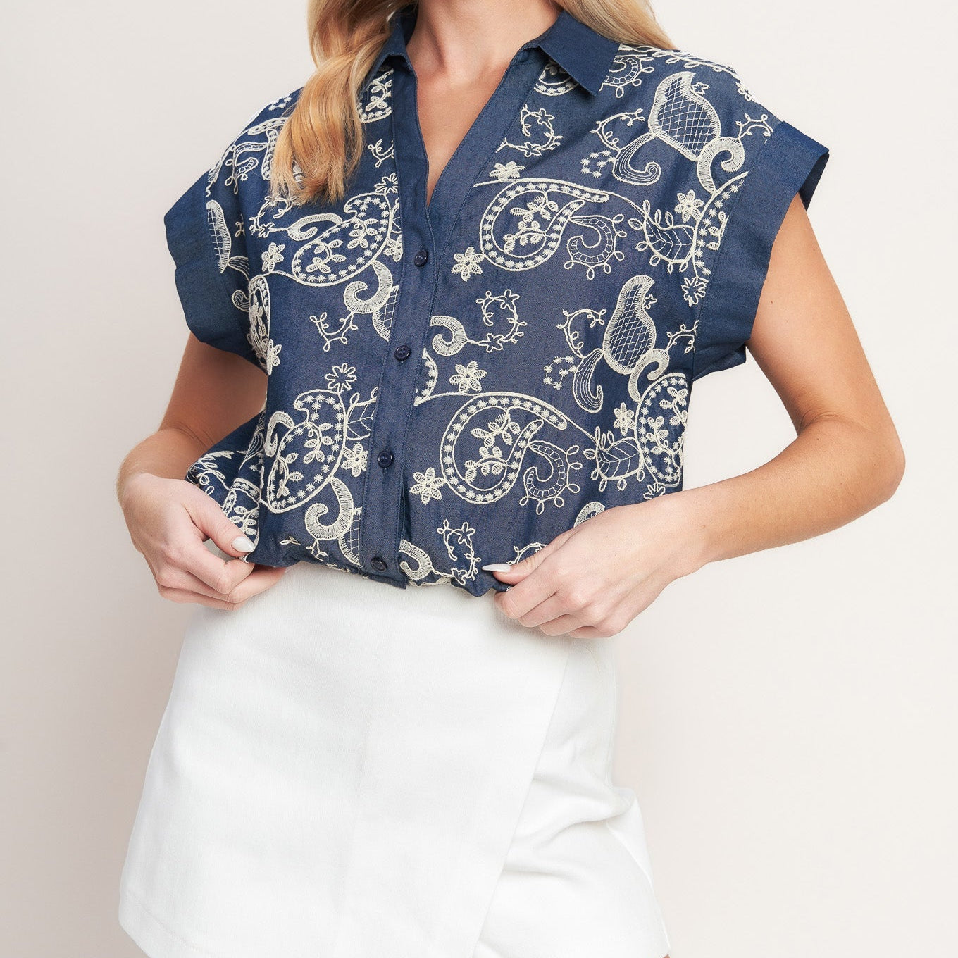 HANDCRAFTED FEEL EMBROIDERY TOP