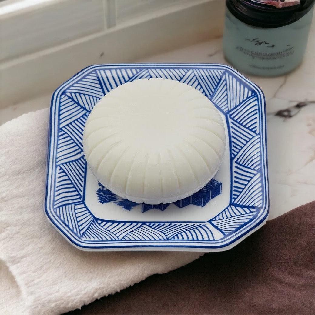 Chinoiserie Blue Willow Soap & Porcelain Dish Set